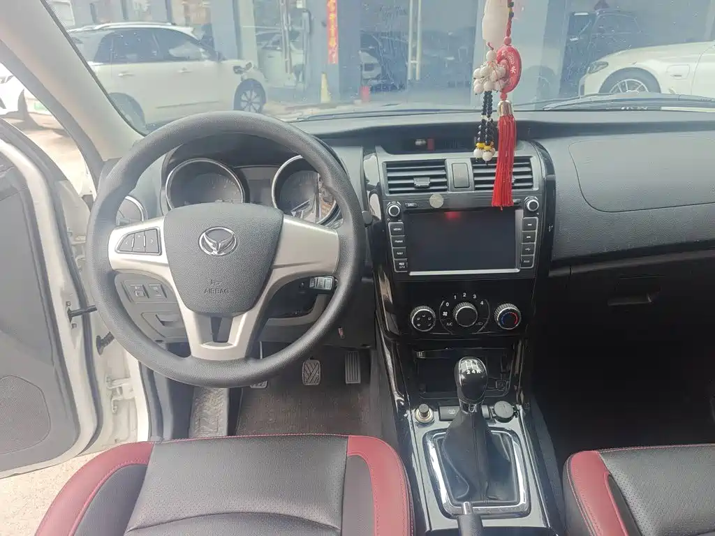 BAIC Huansu S3 2015 2014 1.5L Comfort (China IV)