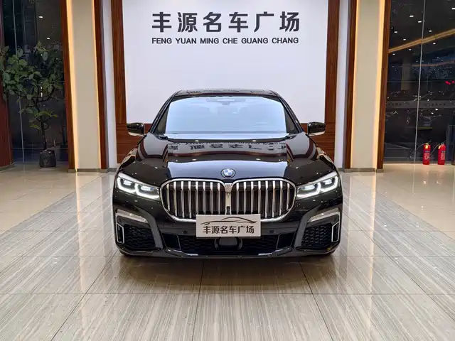BMW 7 Series 2021 Model 740Li xDrive Executive M Sport Package — фото 2