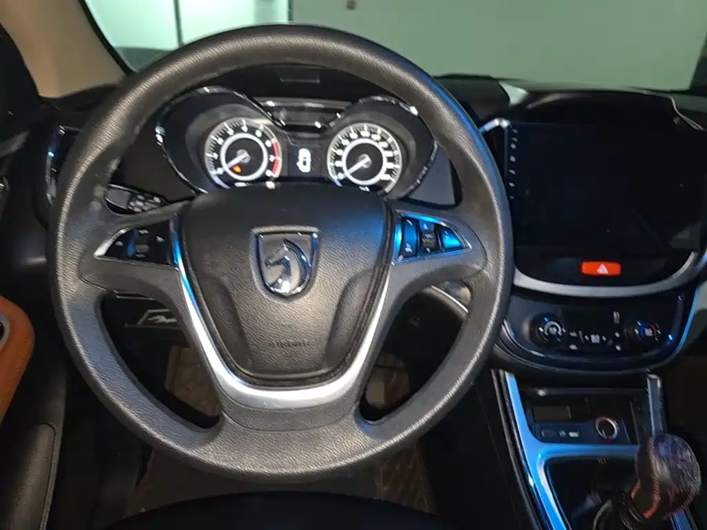 Baojun 560 2017 2016 1.8L Manual Elite