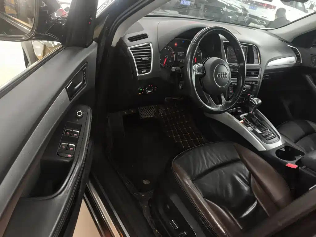 Audi Q5 2018 2017 Plus 40 TFSI Technology