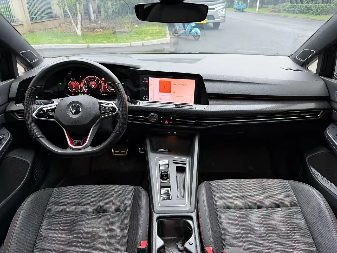 Volkswagen Golf GTI 2021 380TSI DSG GTI фото 5
