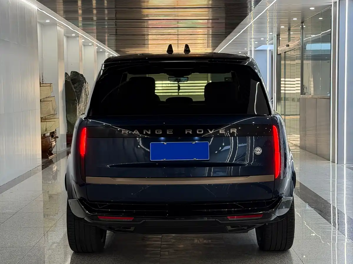Photo 4 - Land Rover Range Rover