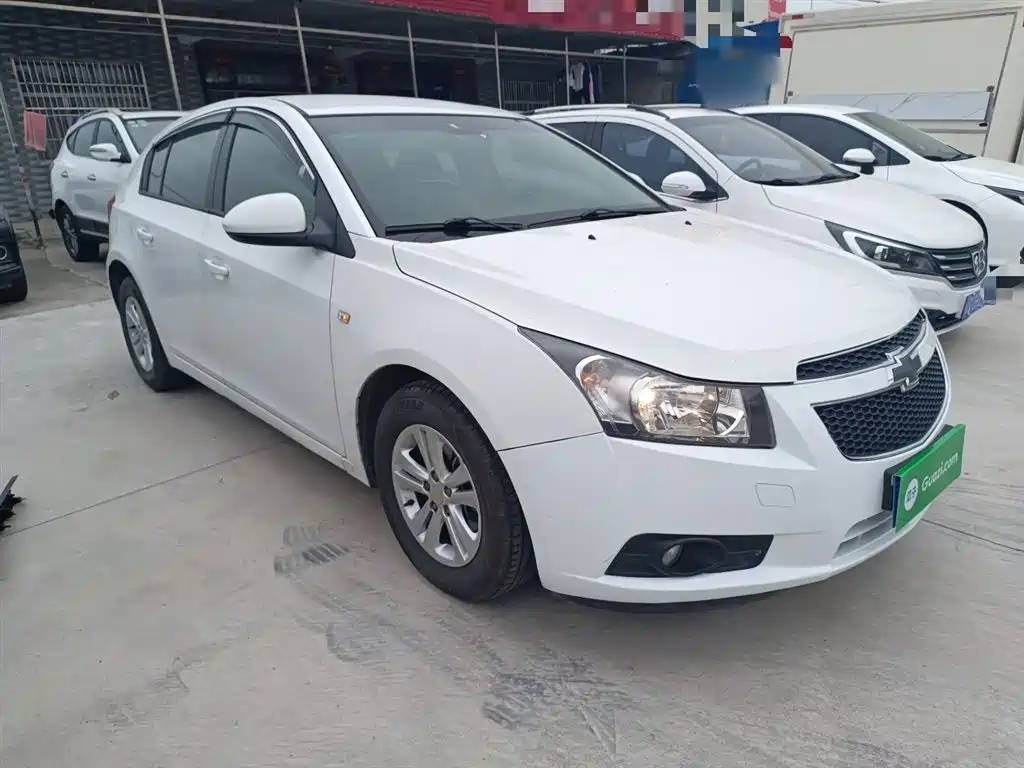 Chevrolet Cruze 2015 Hatchback 1.6L Manual Comfort фото 4