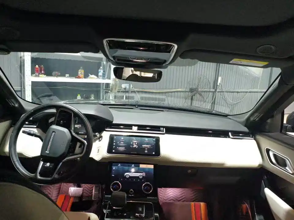 Land Rover Range Rover Velar 2021 P250 Gloss Black Collector's Edition фото 5