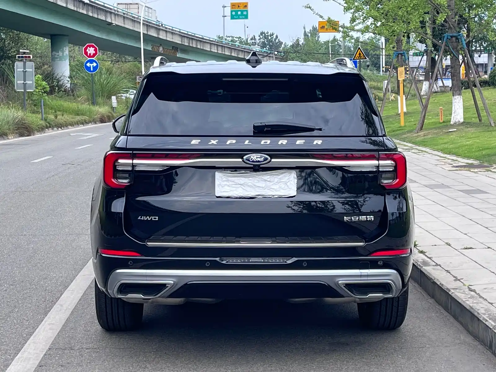 Фото 5 - Ford Explorer