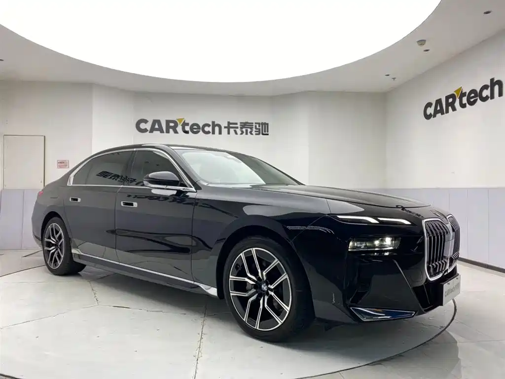 BMW 7-SERIES
