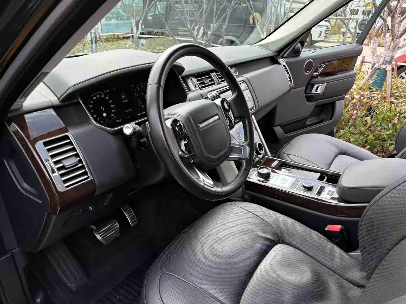 Land Rover Range Rover 2021 3.0 L6 Heritage Edition фото 8