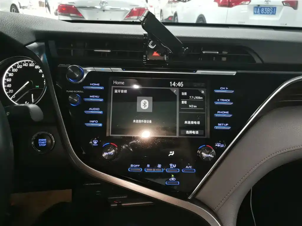 Toyota Camry 2018 2.5G Luxury Edition фото 13