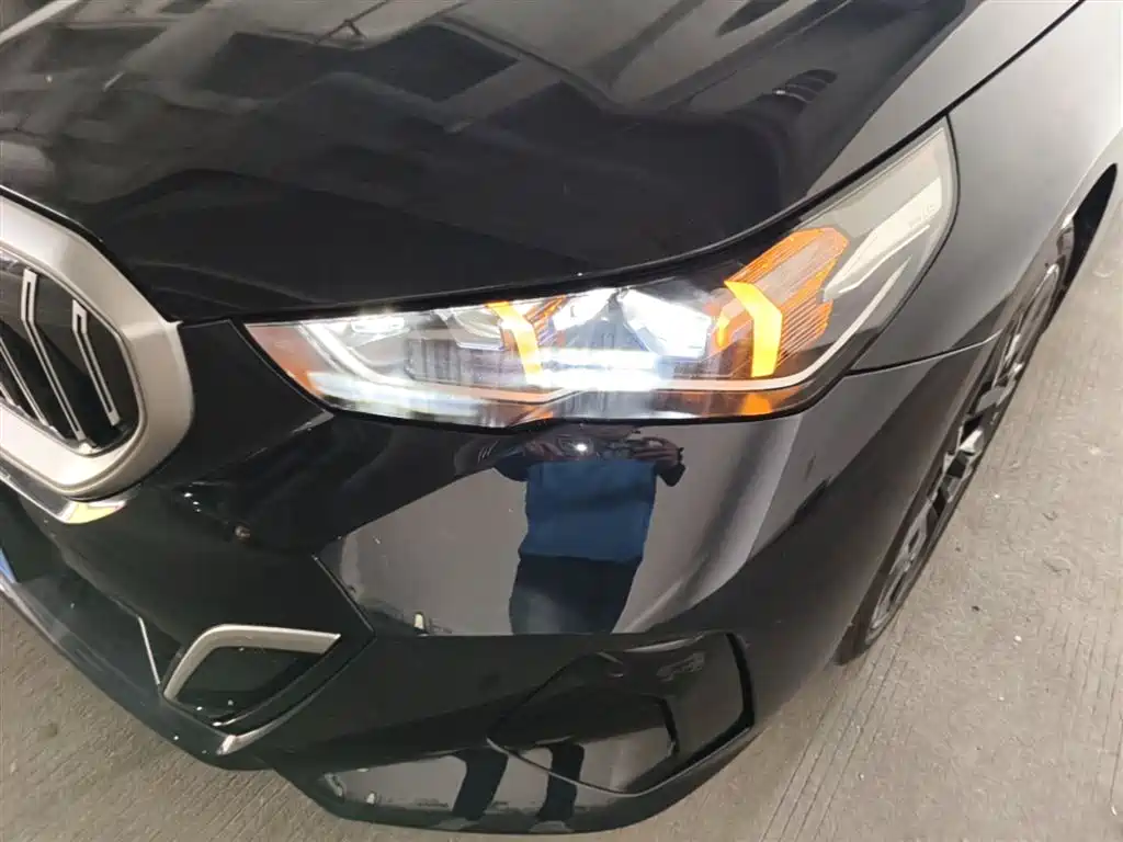 BMW 5 Series 2025 530Li Premium M Sport Package фото 24
