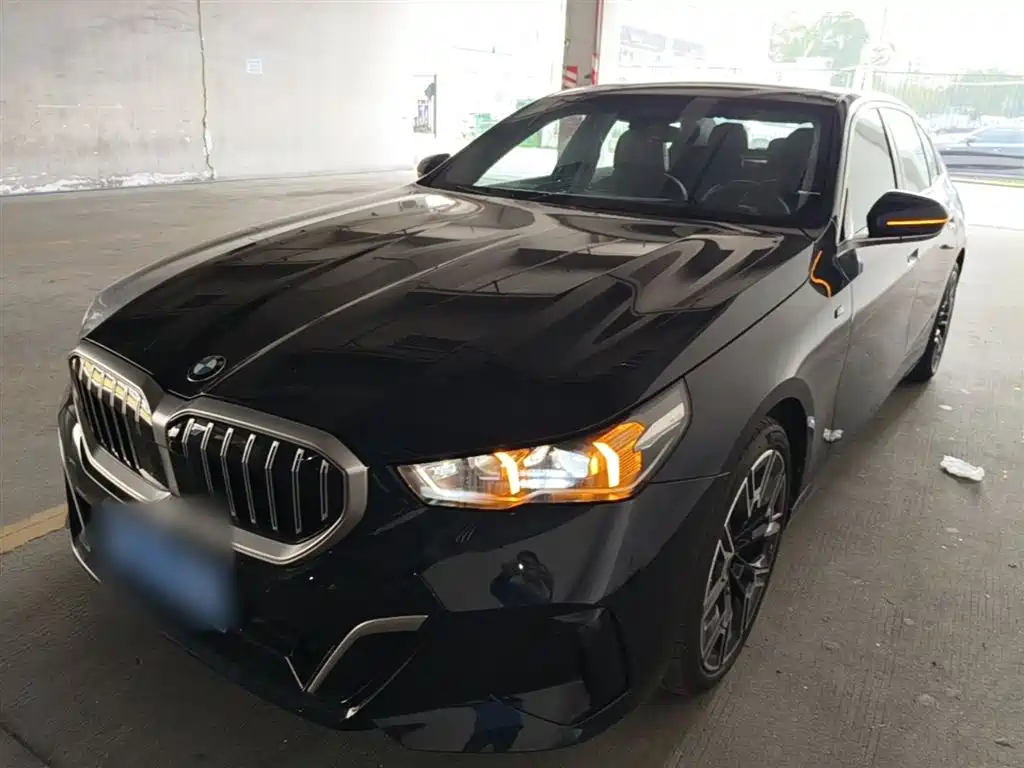BMW 5 Series 2025 530Li Premium M Sport Package фото 2