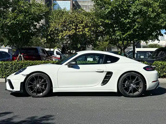 Porsche 718 2019 Cayman T 2.0T — фото 5