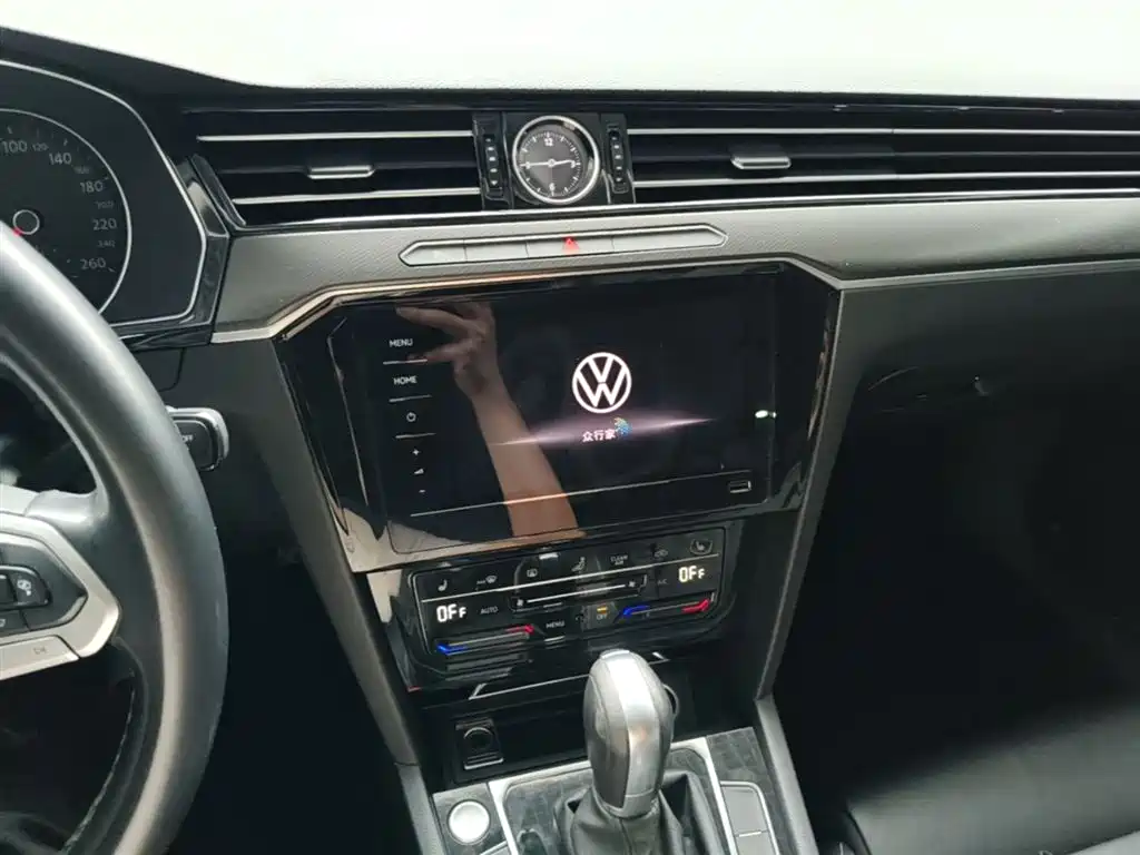 Volkswagen Magotan 2020 330TSI DSG Leading фото 13
