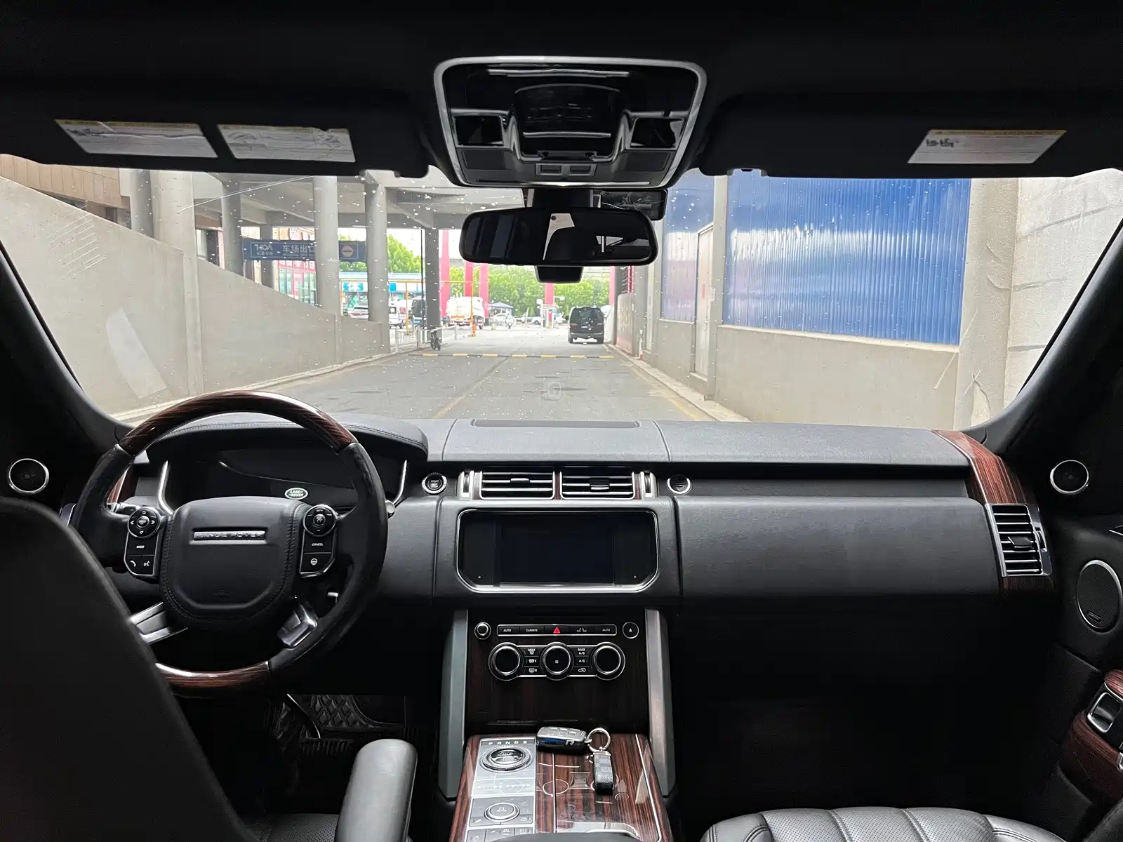 Фото 9 - Land Rover Range Rover