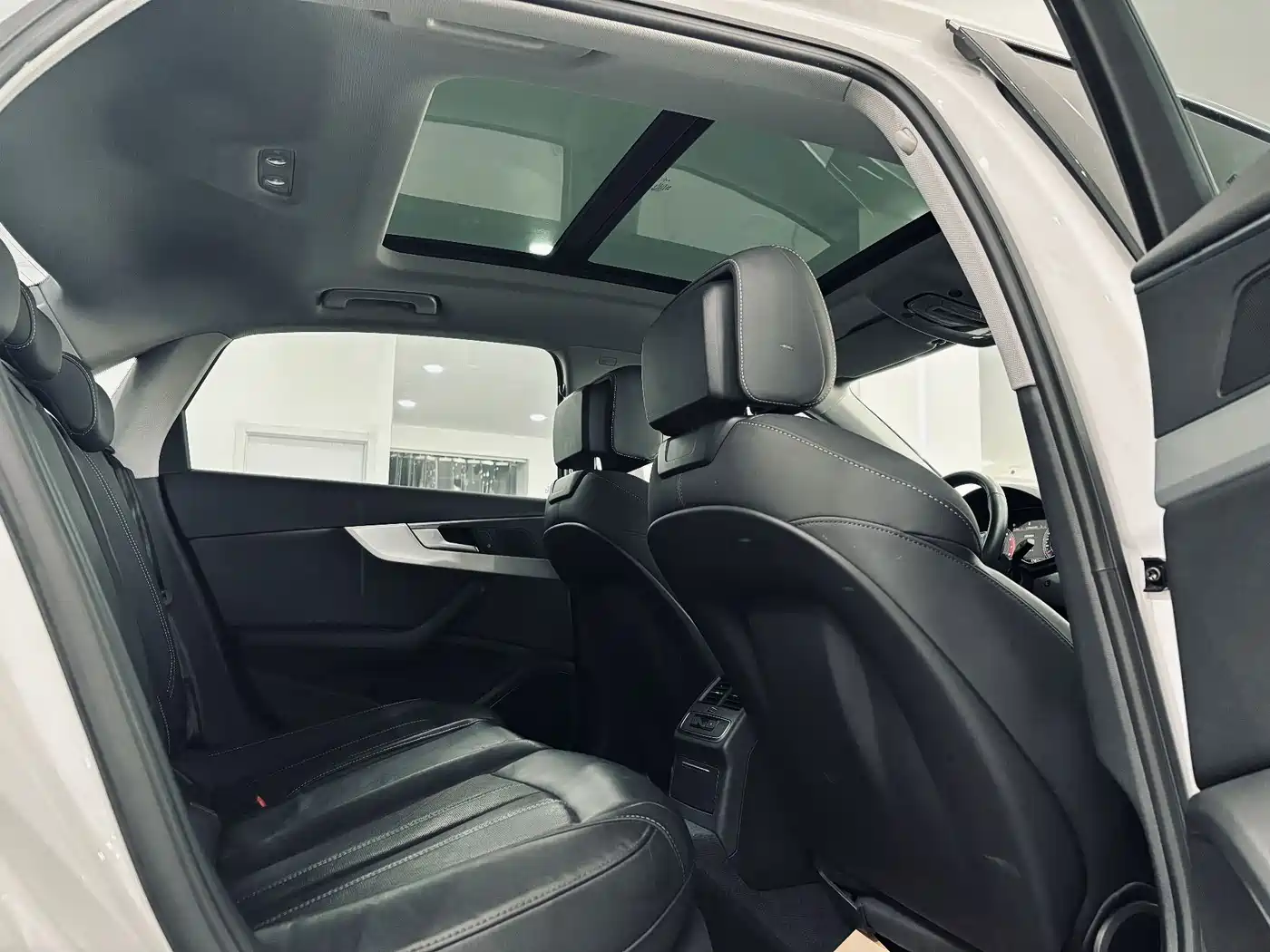 Audi A4L 2020 40 TFSI Fashion Dynamic Edition фото 30