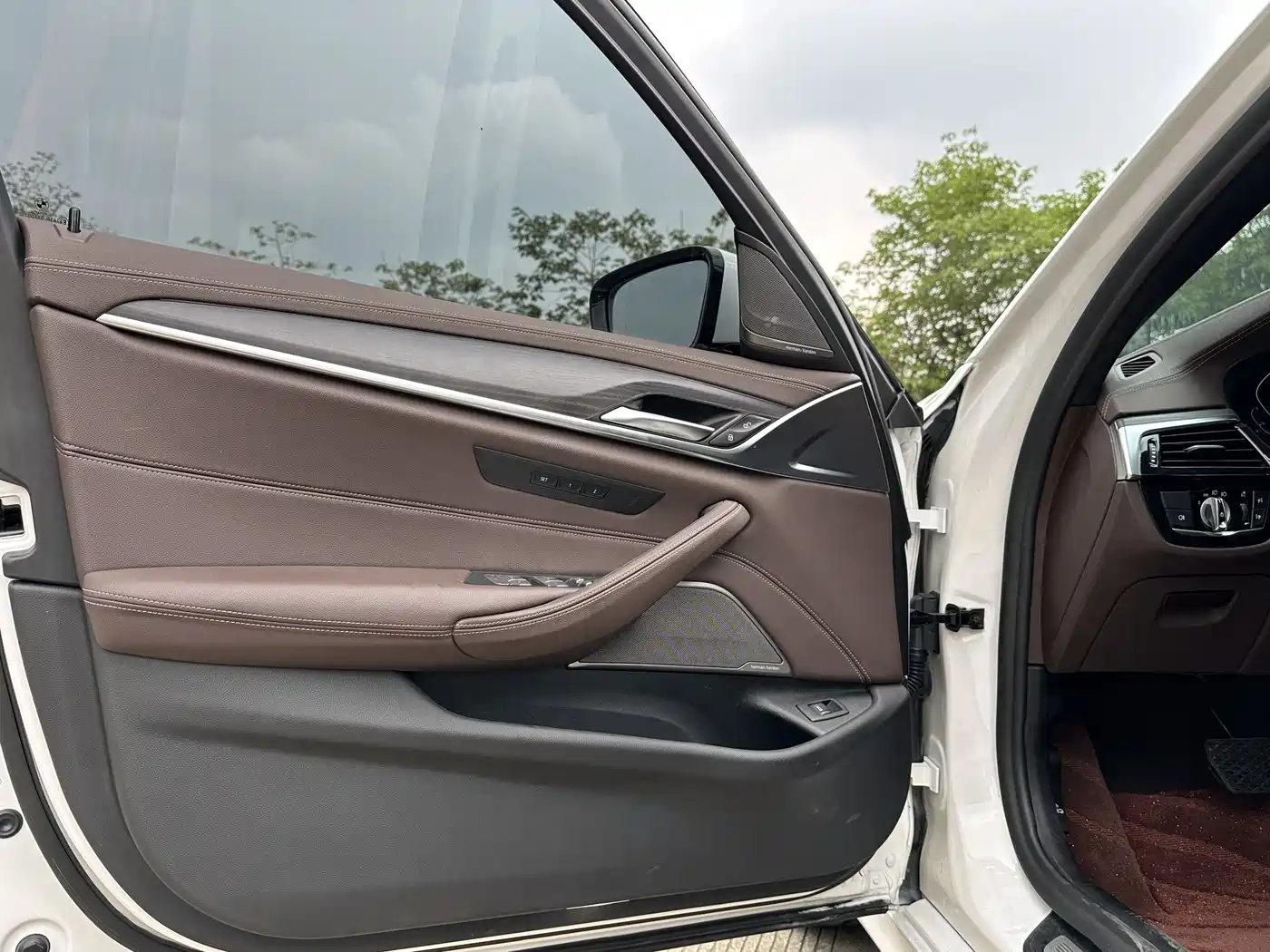 BMW 5 Series 2021 Facelift 530Li Leading M Sport Package фото 9