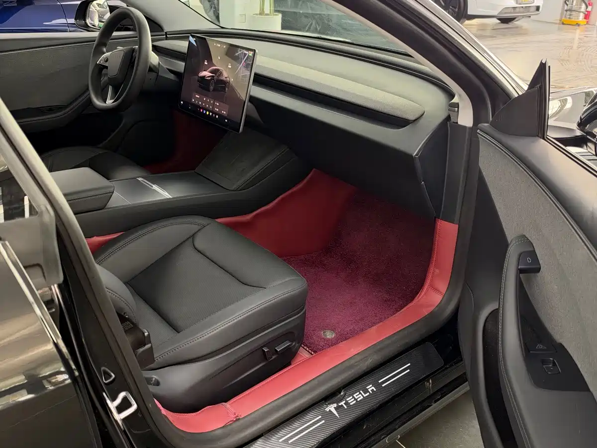 Tesla Model 3 2026 2025 Model Year Facelift Rear-Wheel Drive