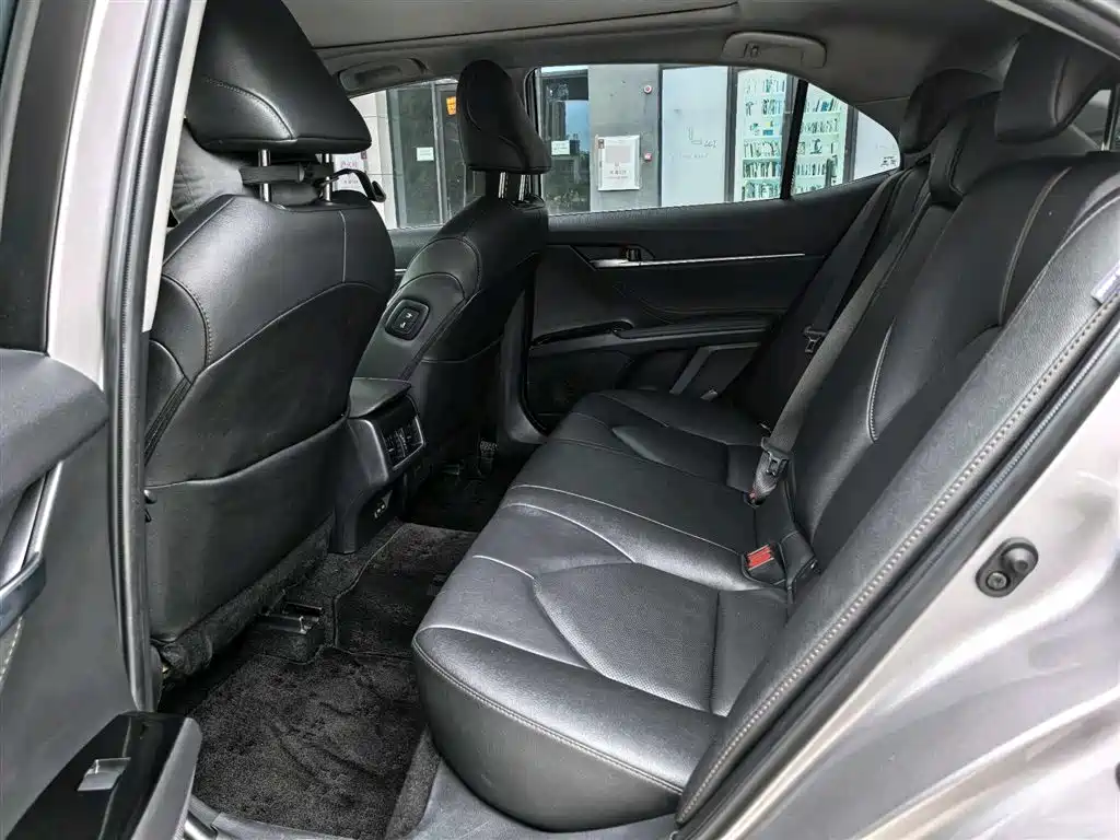 Toyota Camry 2021 2.5G Luxury Edition фото 6