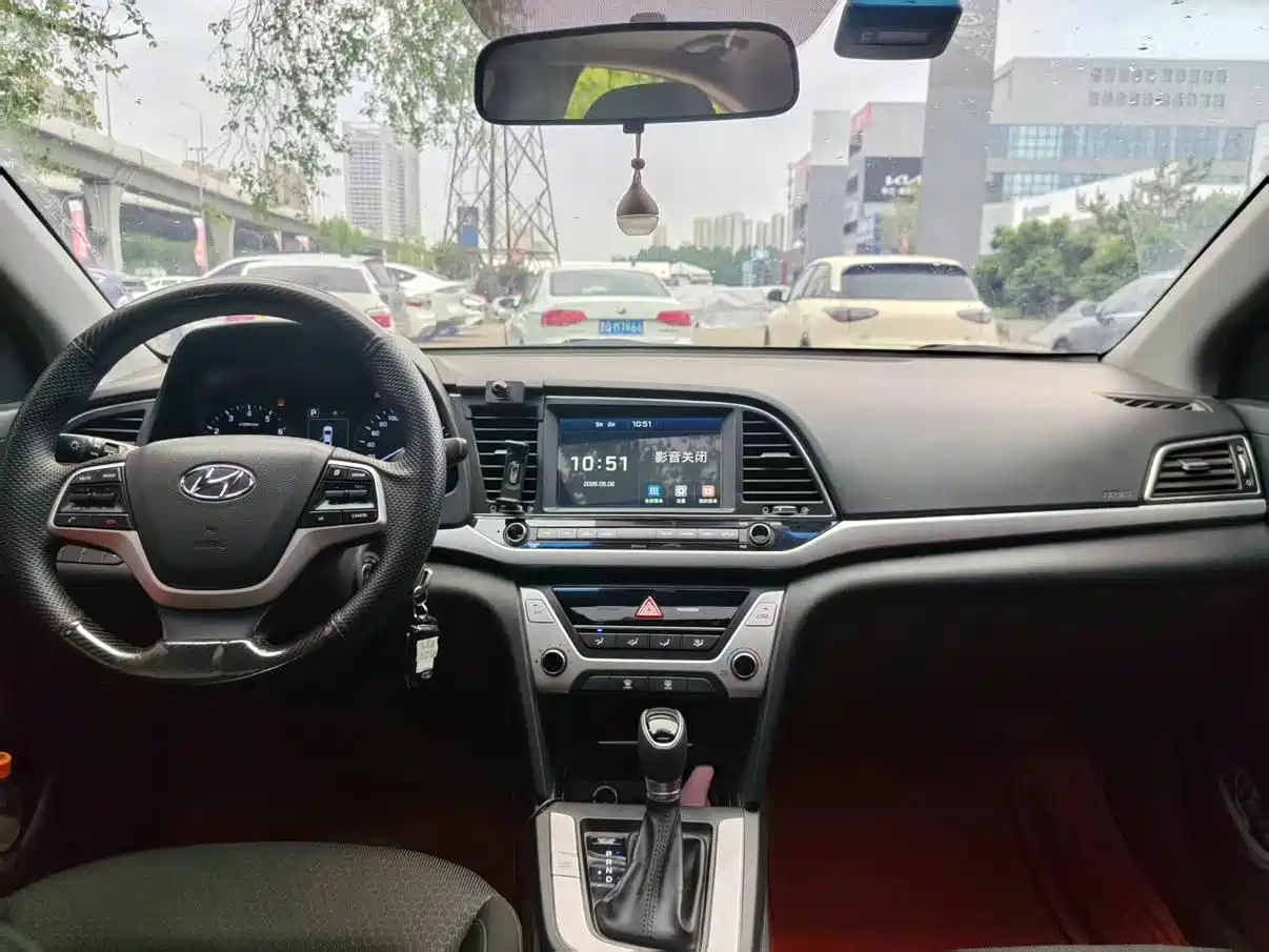 Hyundai Elantra 2016 Model 1.6L Automatic Smart Elite фото 4