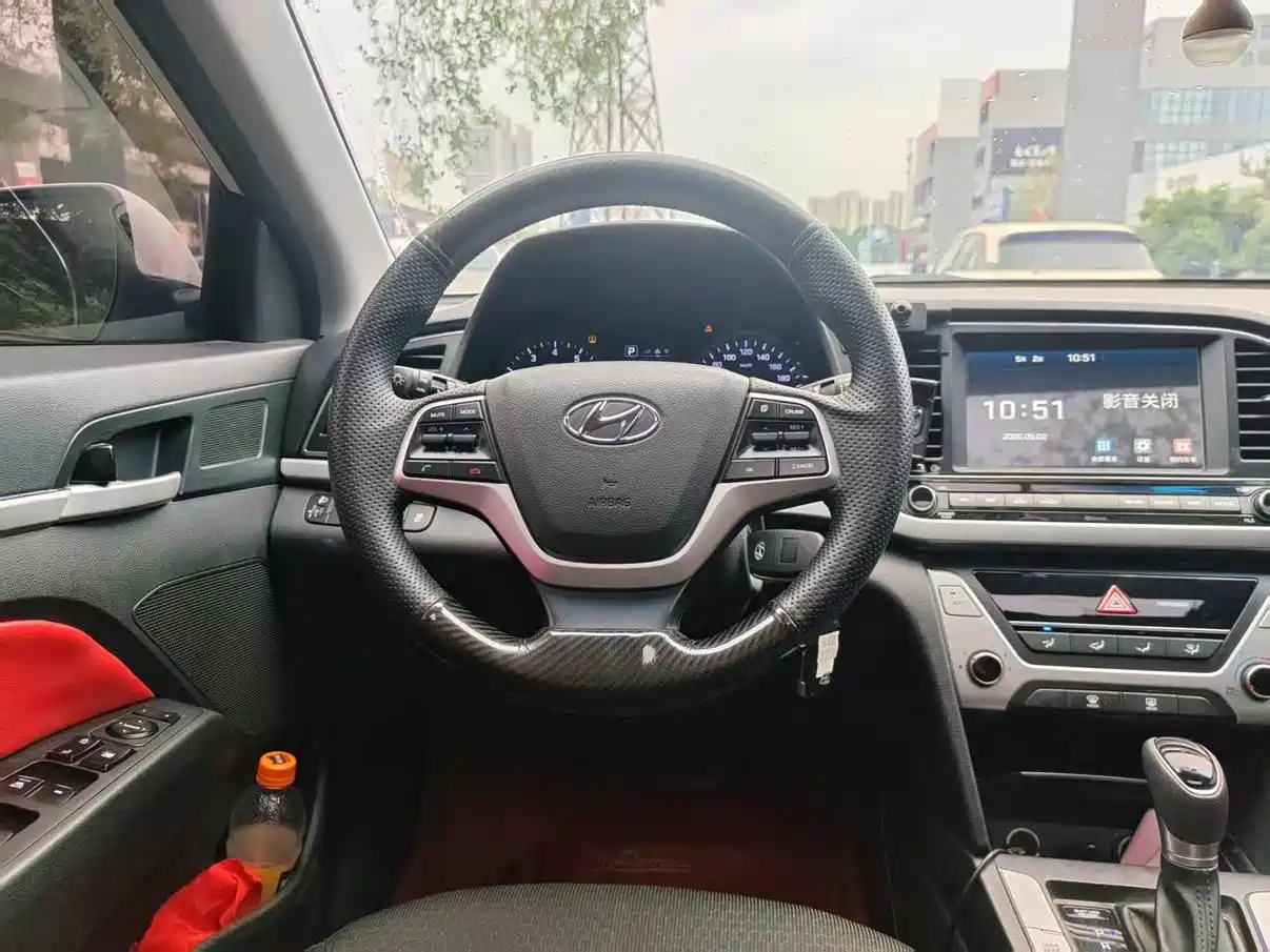 Hyundai Elantra 2016 Model 1.6L Automatic Smart Elite фото 7