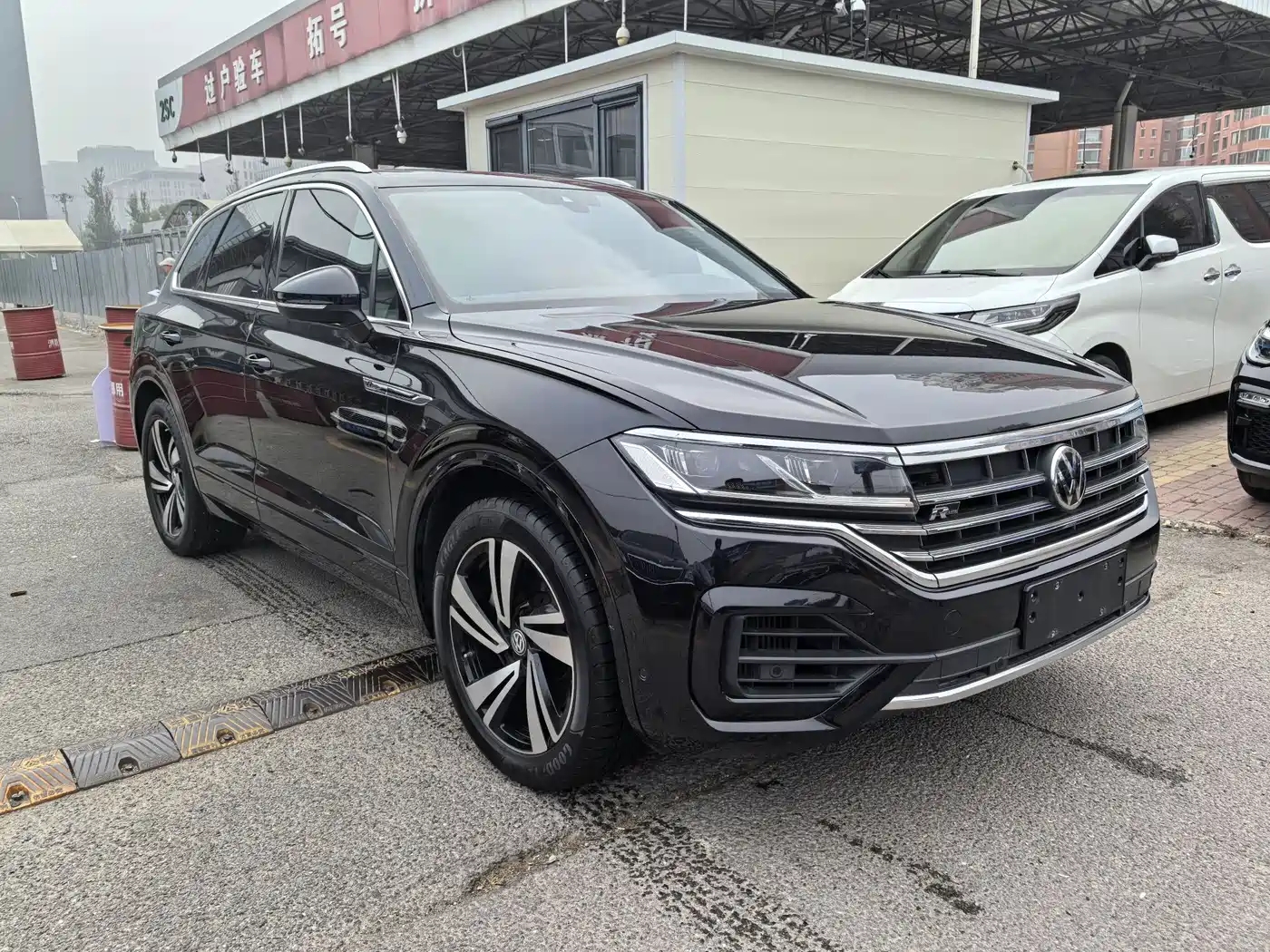 VOLKSWAGEN TOUAREG