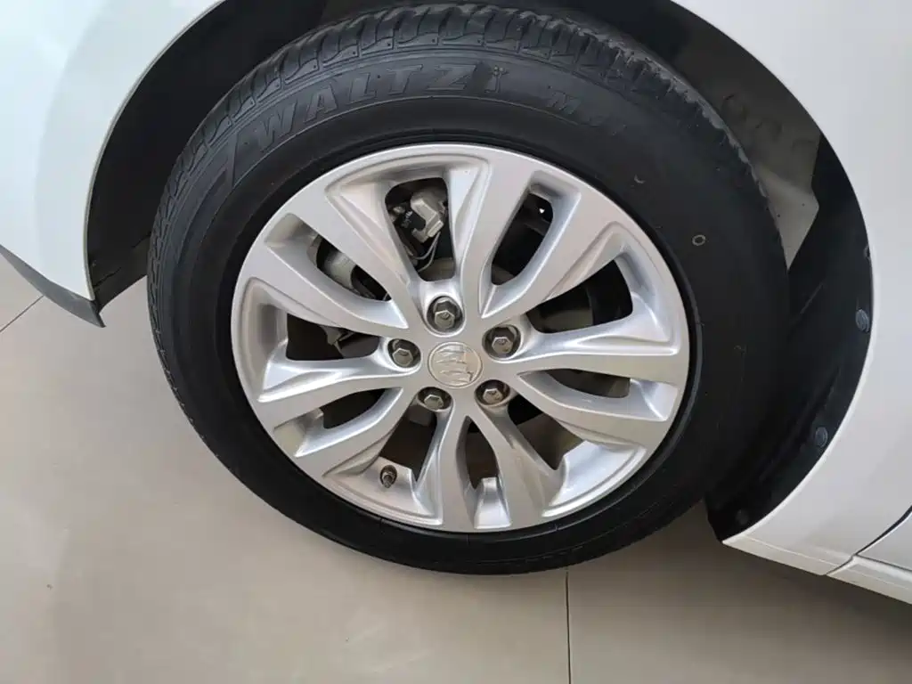 Фото 23 - Buick Excelle