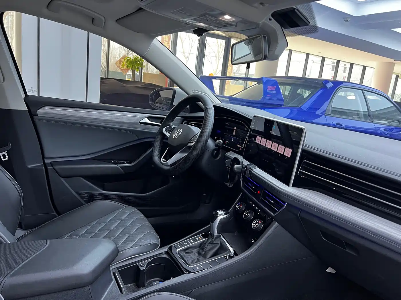 Volkswagen Sagitar 2024 300TSI DSG Surpass Edition фото 13