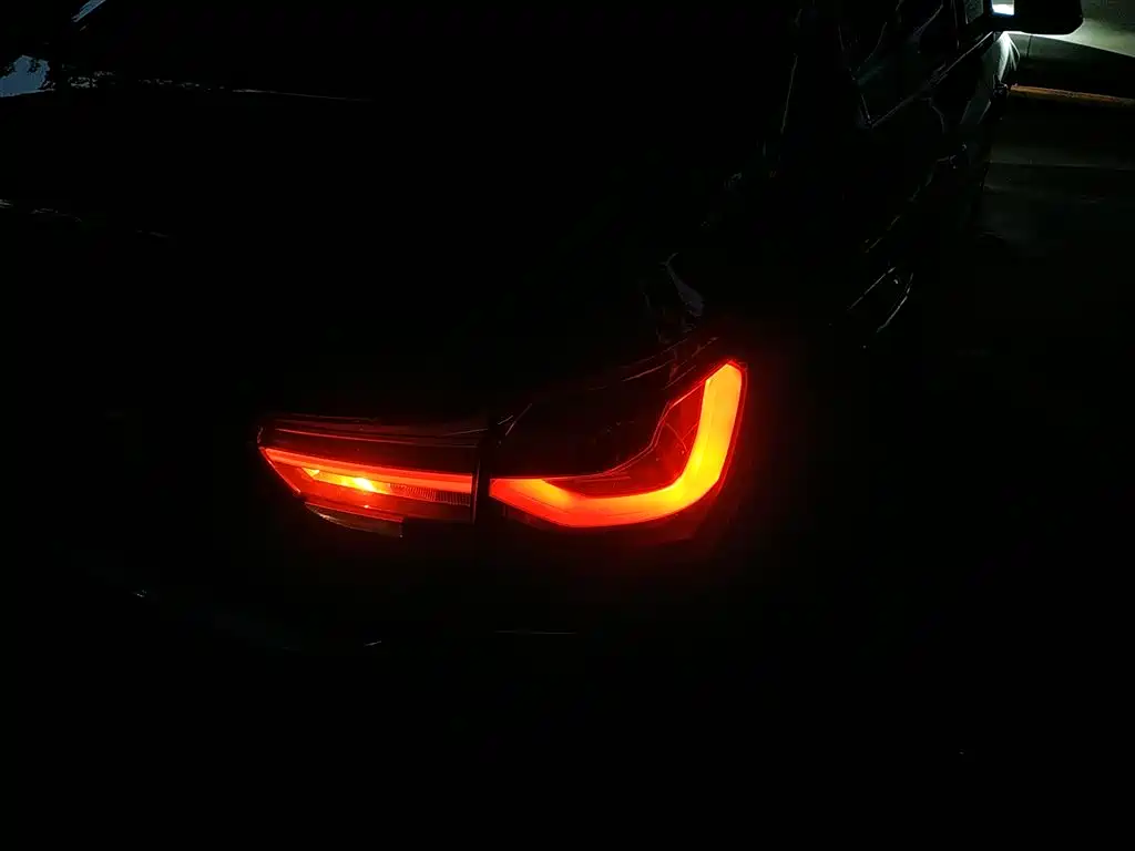 BMW 1 Series 2017 118i Sport фото 20