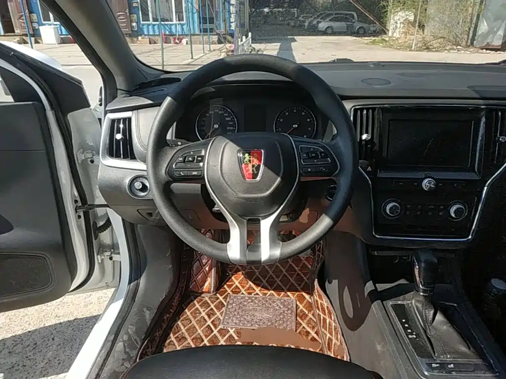 Фото 7 - Roewe i6