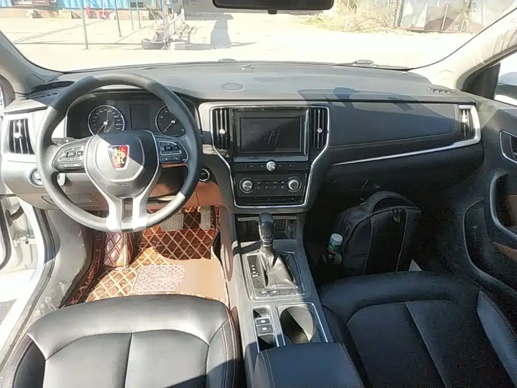 Фото 6 - Roewe i6