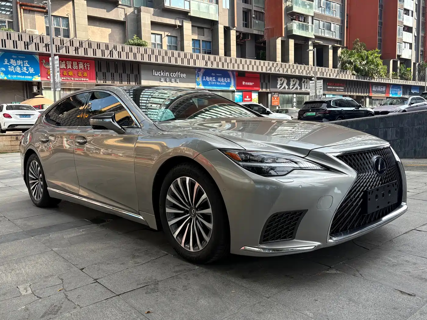 2023 Lexus LS