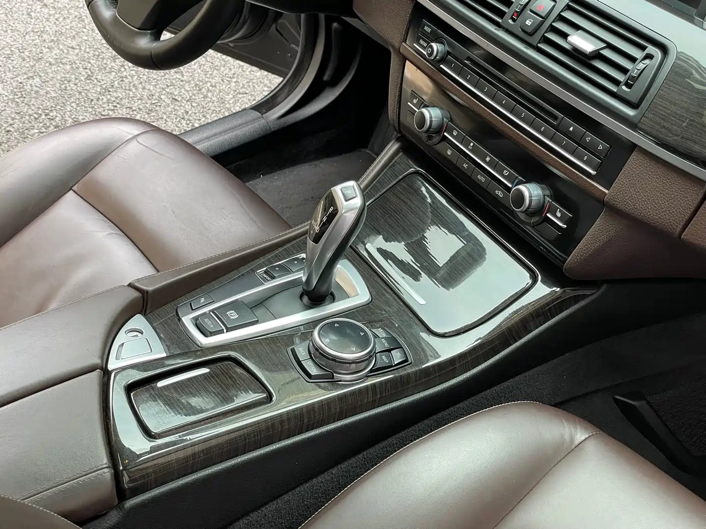 BMW 5 Series 2014 525Li Luxury Design Package фото 16