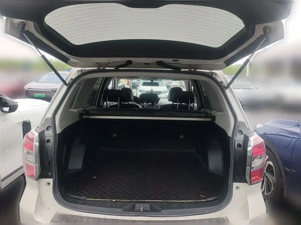 Subaru Forester 2013 2.0i Automatic Luxury Edition фото 10