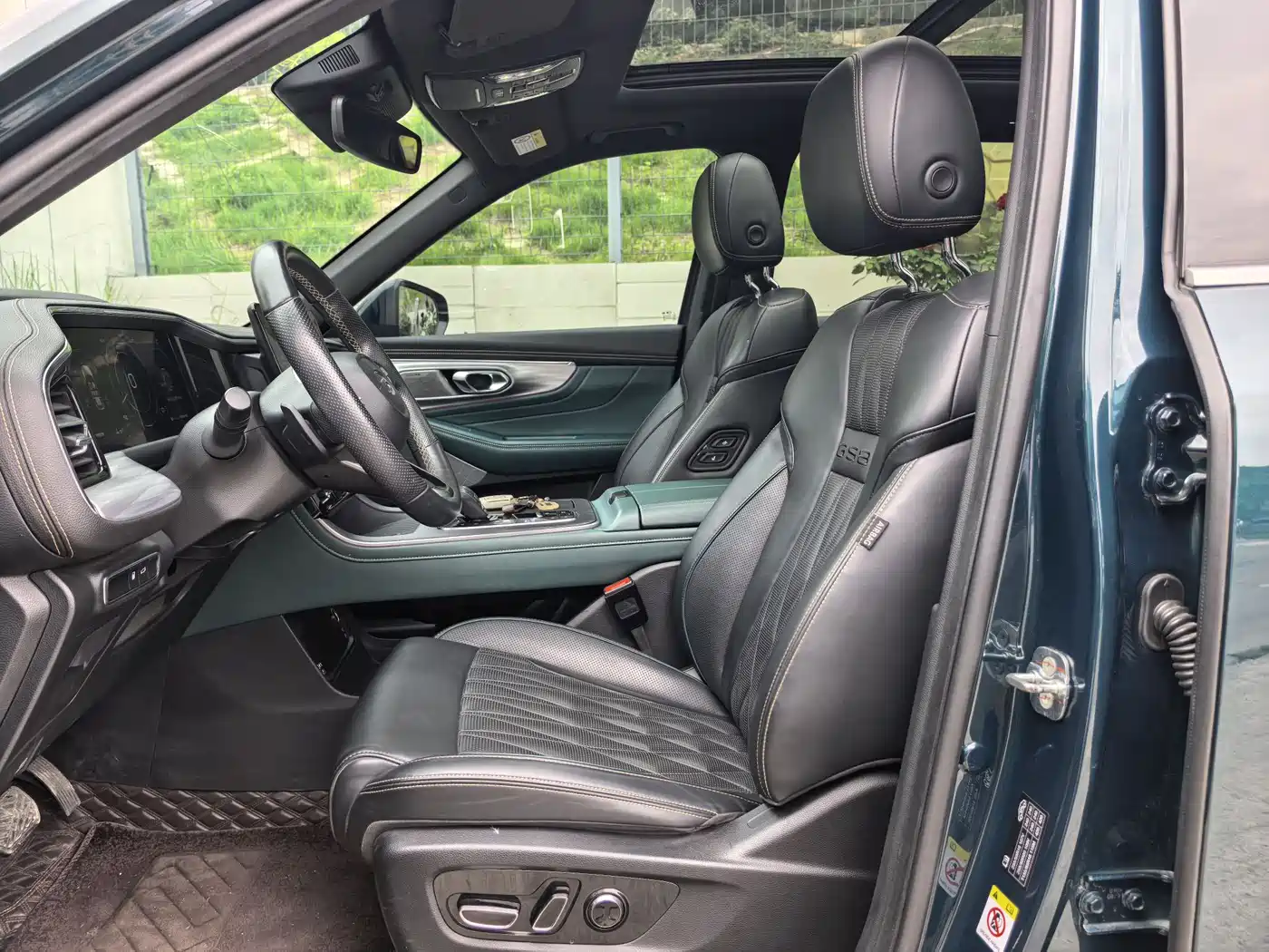 GAC Trumpchi Trumpchi GS8 2022 Pilot Series 2.0TGDI 2WD Premium Edition (7-Seater) фото 11