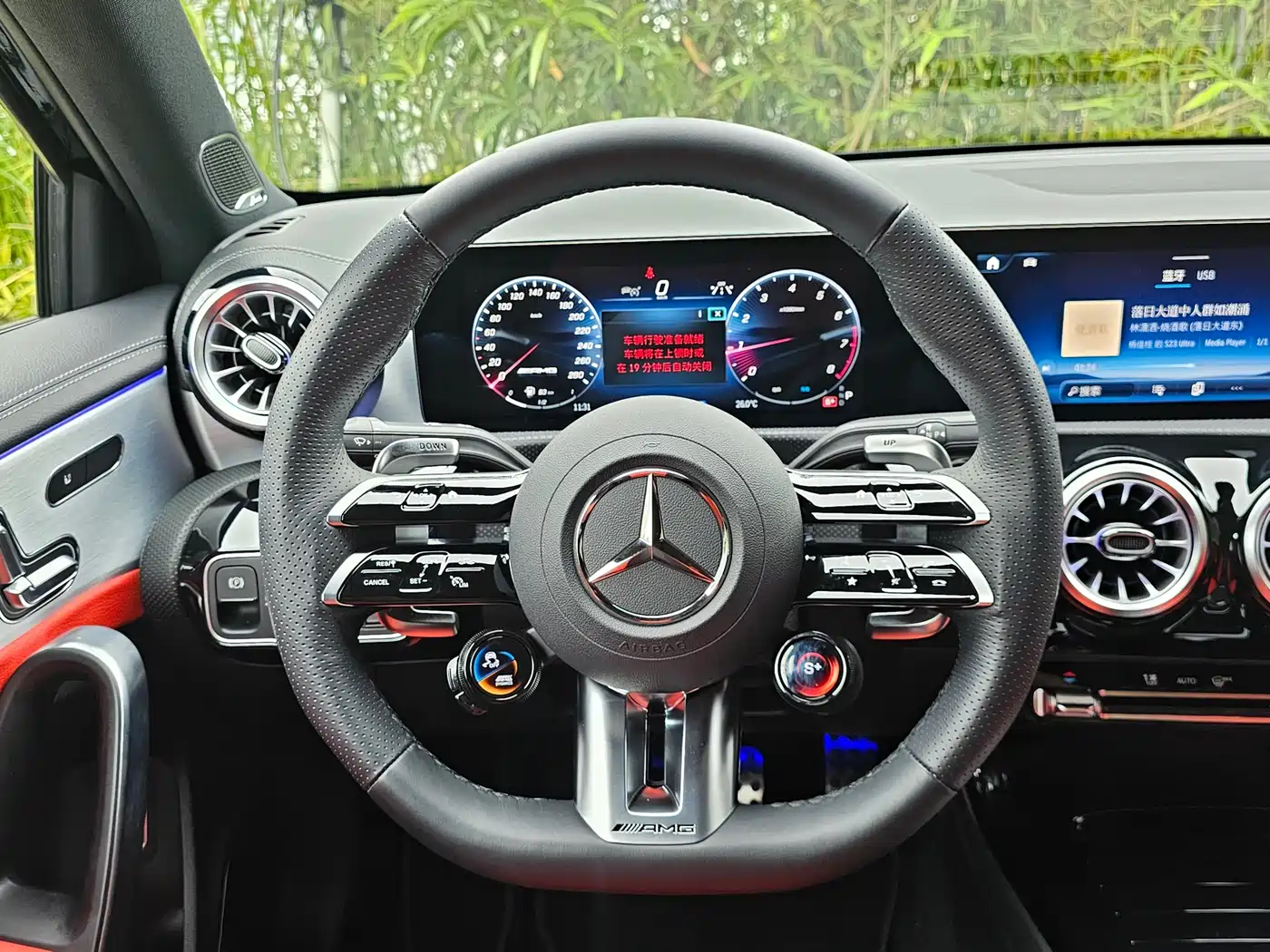 Mercedes-Benz A-Class AMG 2025 Facelift AMG A 35 L 4MATIC фото 7