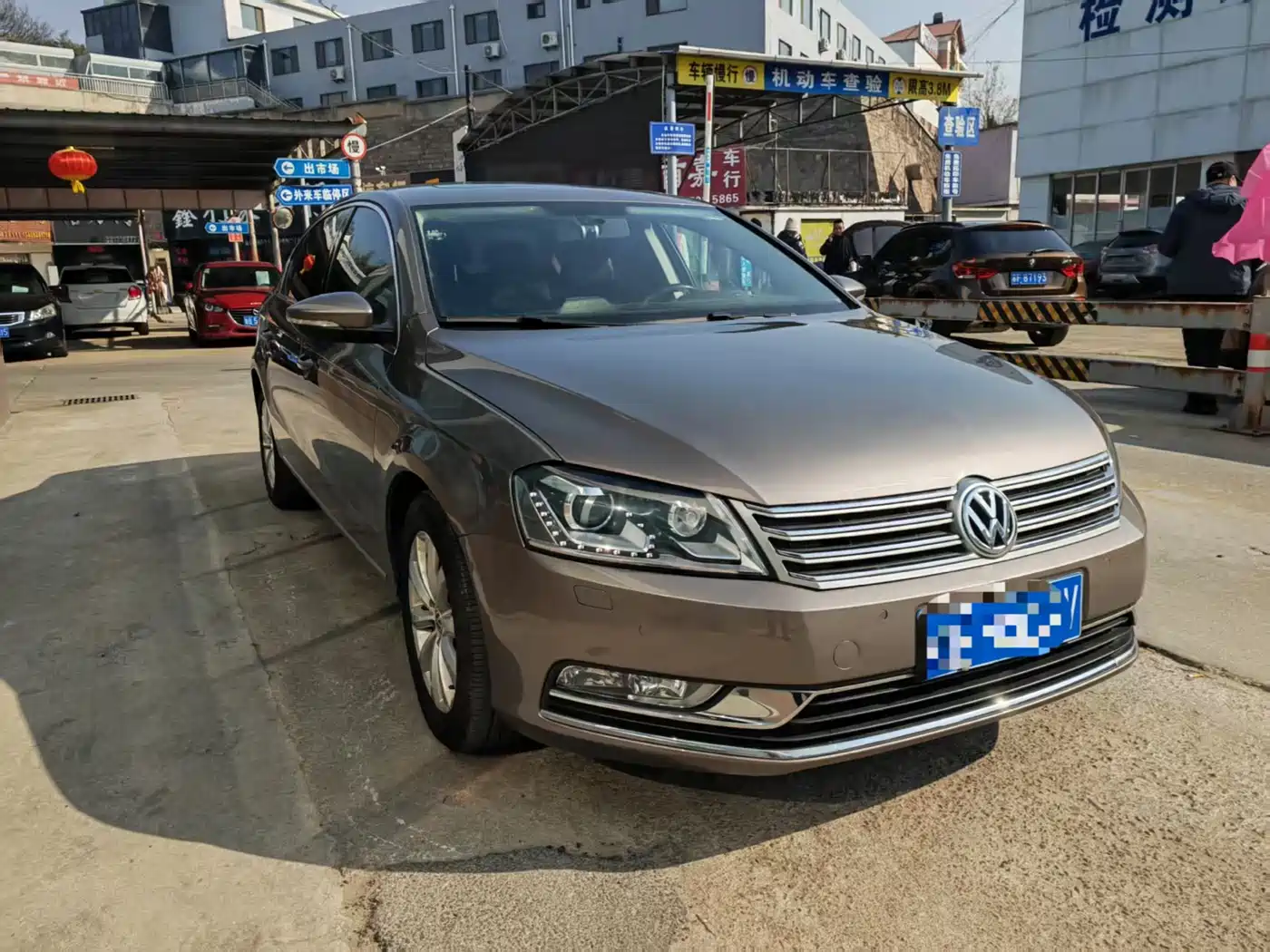 Volkswagen Magotan 2015 Facelift 2.0TSI Luxury фото 3