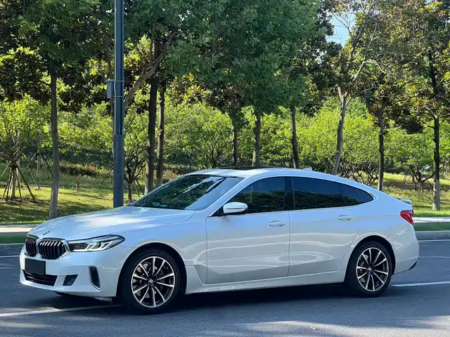BMW 6 Series Gran Turismo 630i, Люкс, дизайн-пакет