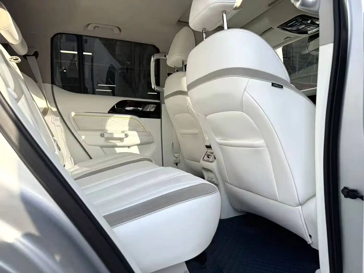 TANK CO CREATION TANK 300