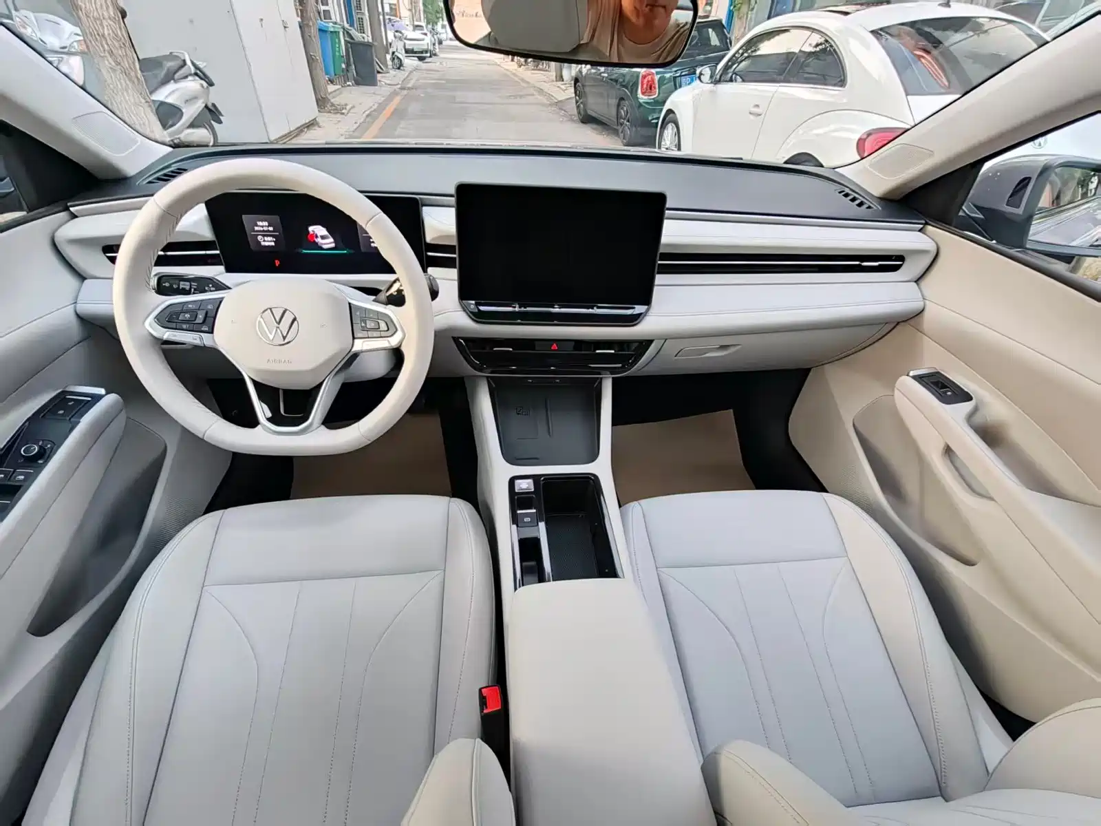 صورة 8 - Volkswagen Lavida