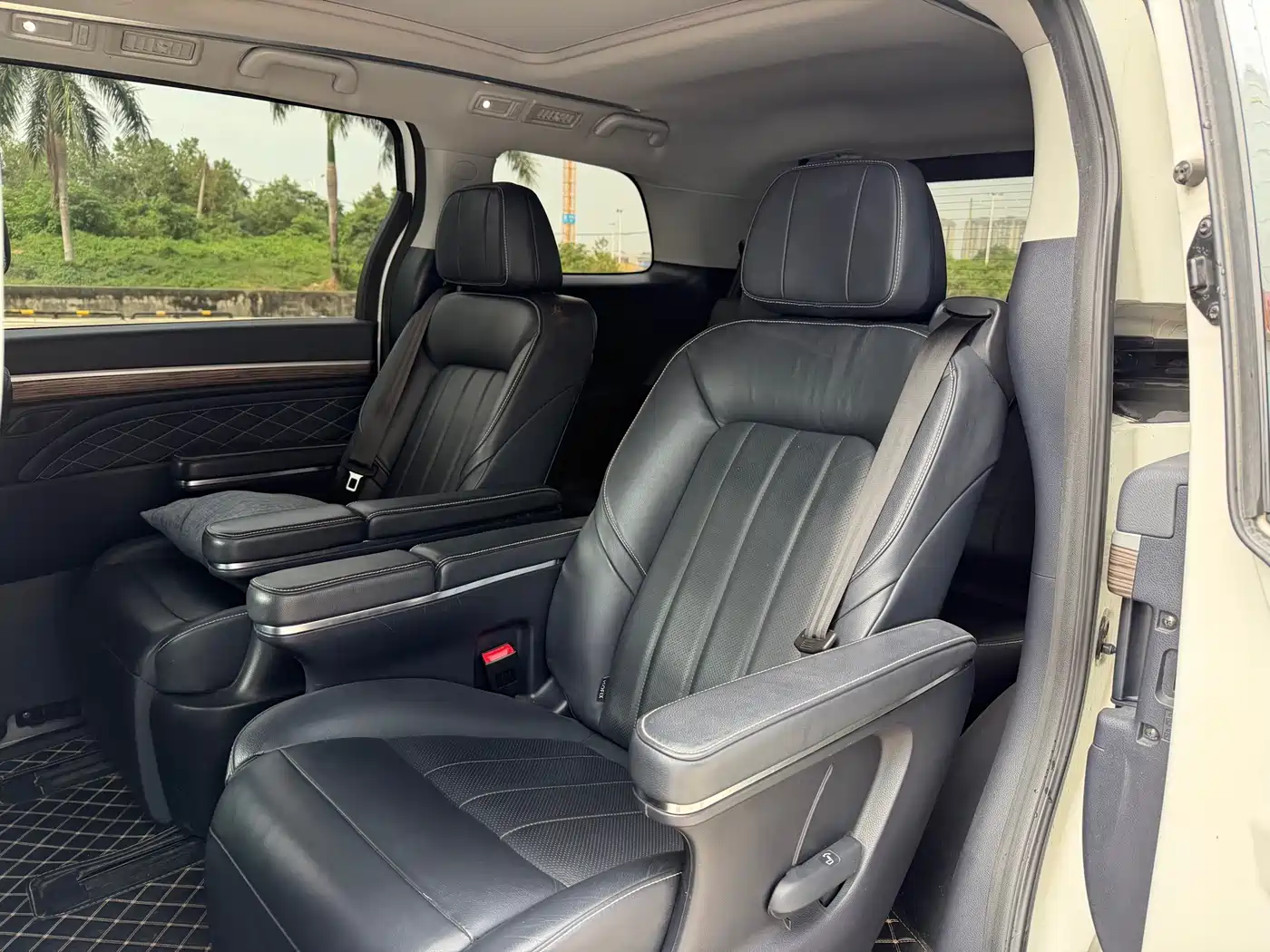 GAC Trumpchi Trumpchi M8 2020 390T Prestige фото 8