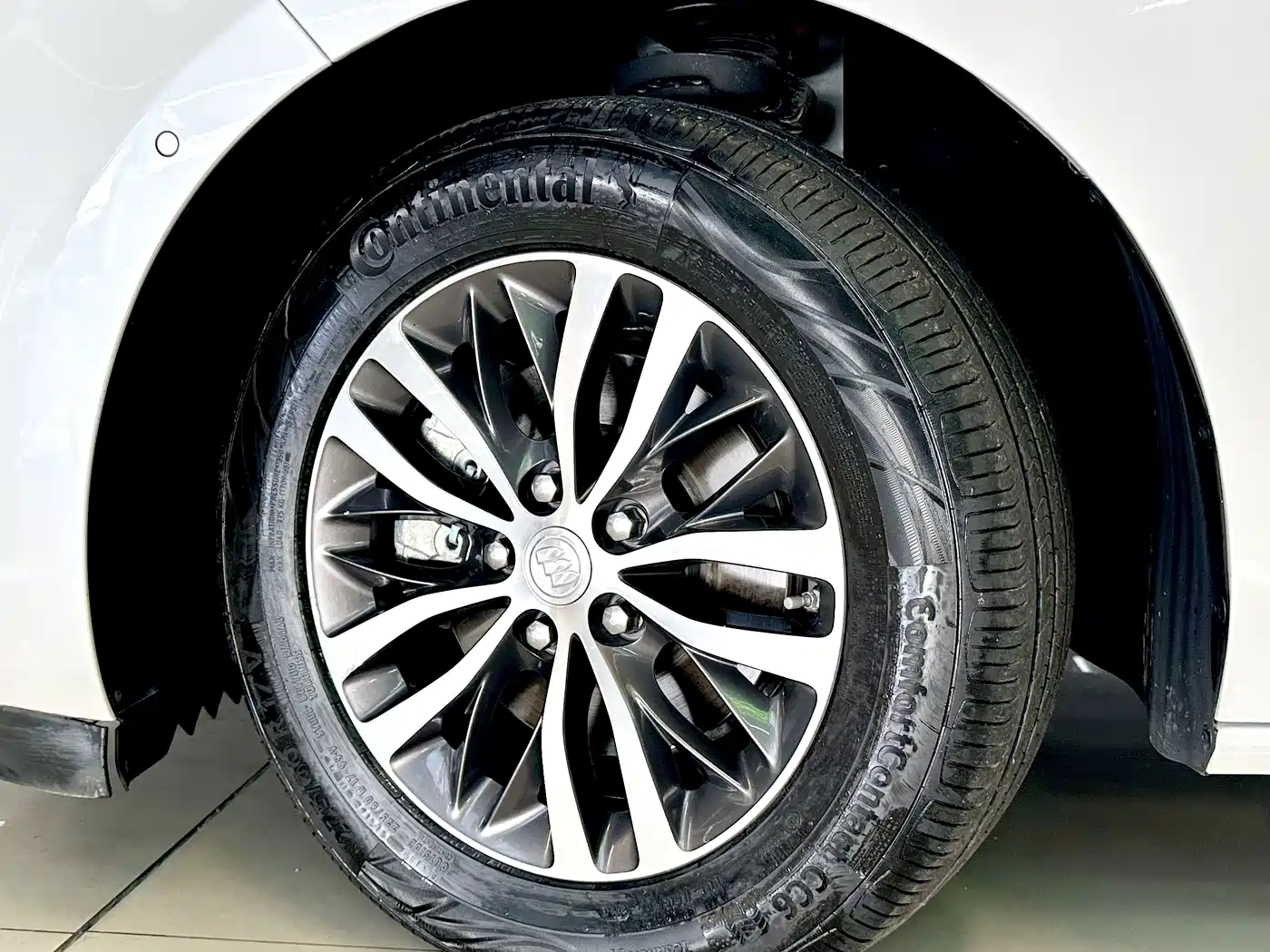 Photo 8 - Buick GL8