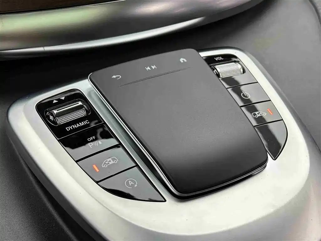 MERCEDES-BENZ V CLASS