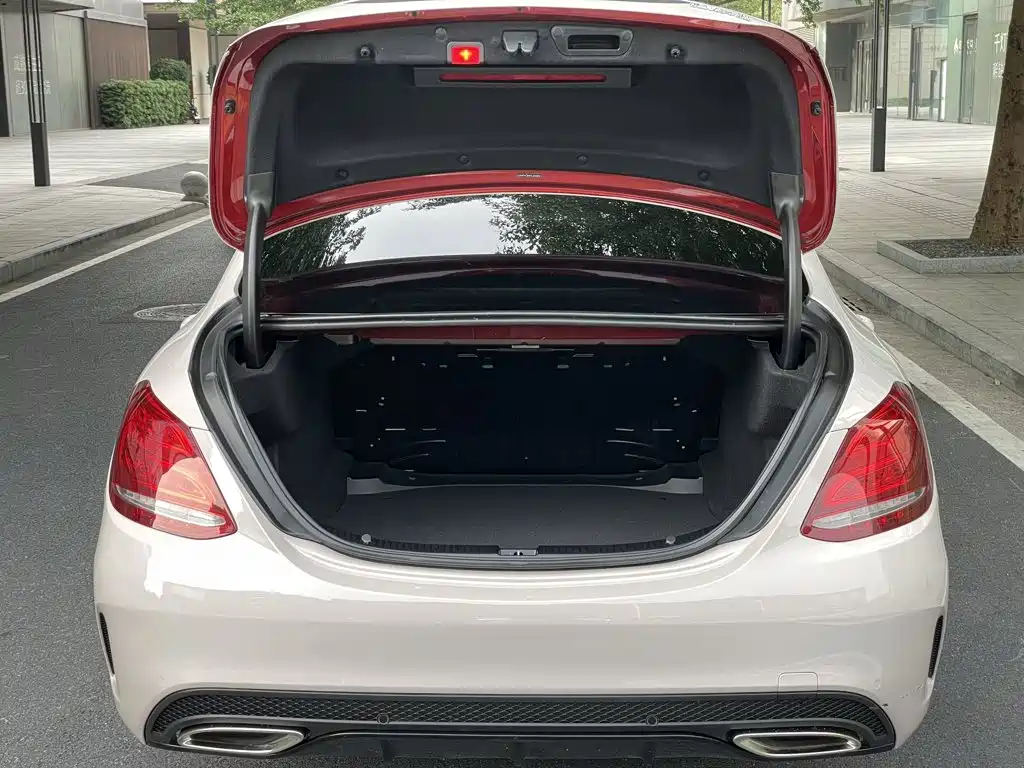 Фото 9 - Mercedes-Benz C-Class