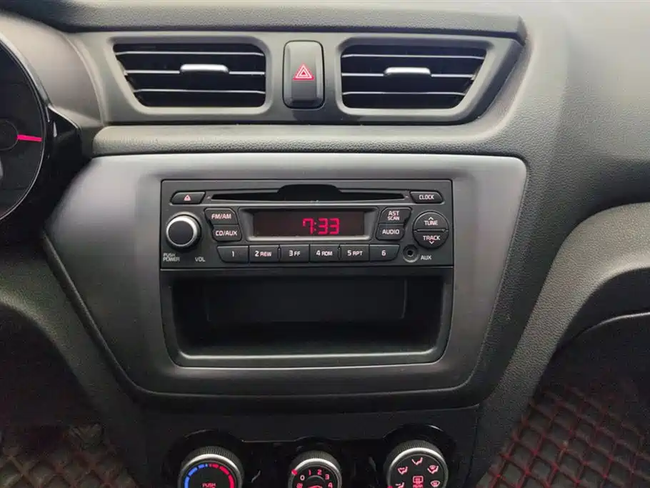 Kia K2 2015 Sedan 1.4L MT GLS фото 13