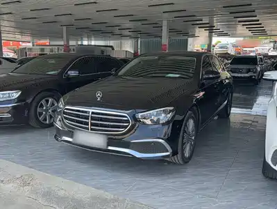 Mercedes-Benz E