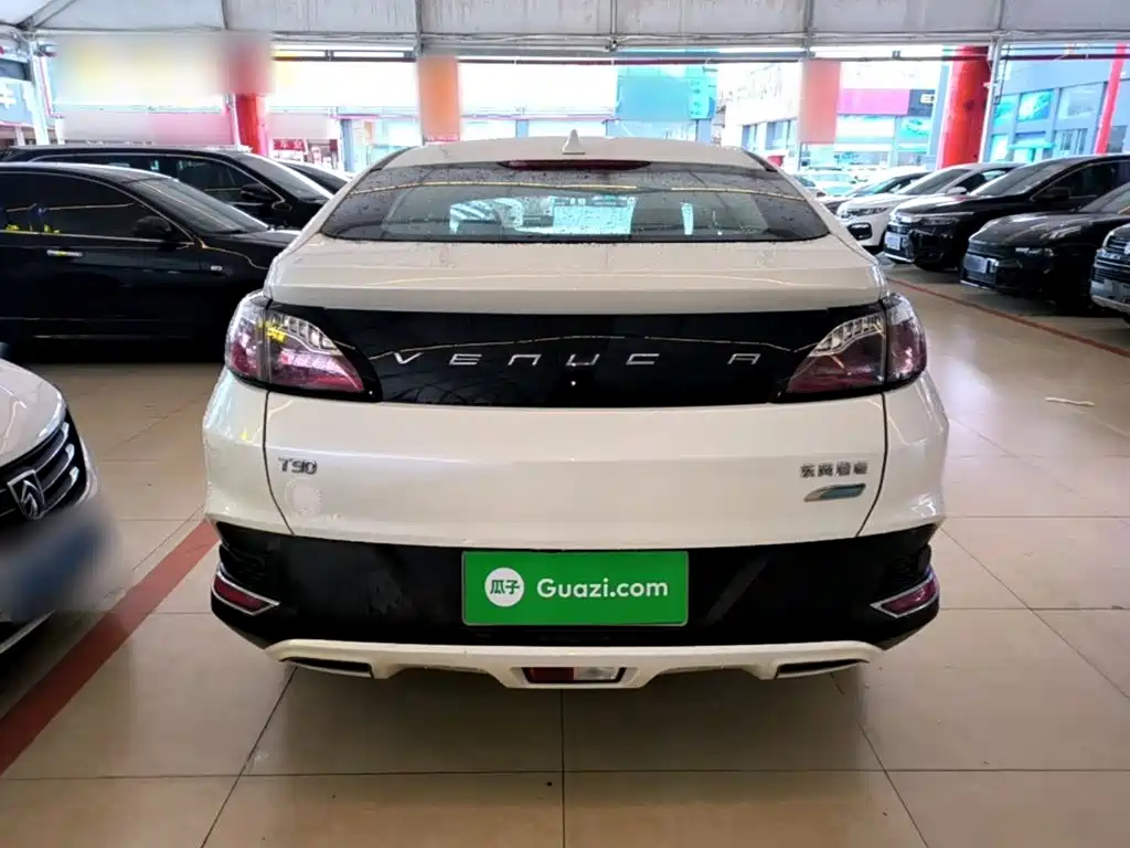 Venucia T90 2018 2018 2.0L CVT Smart Connection Fashion Edition China V
