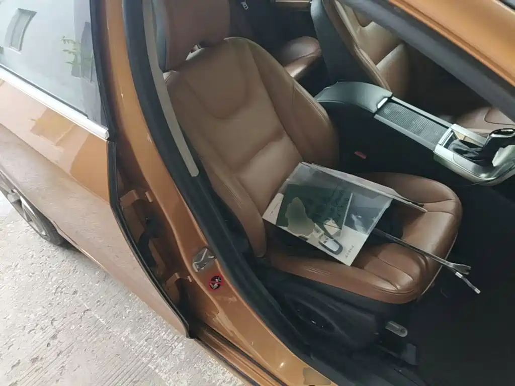 Фото 25 - Volvo S60