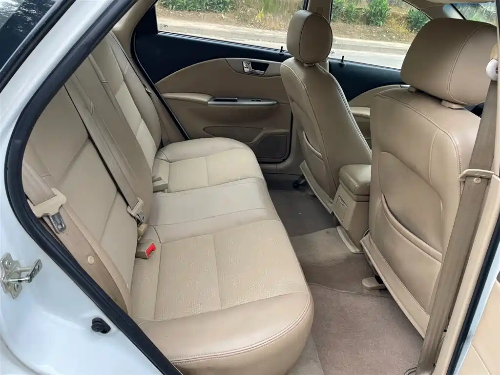 Buick Excelle 2013 1.5L Automatic Classic фото 6