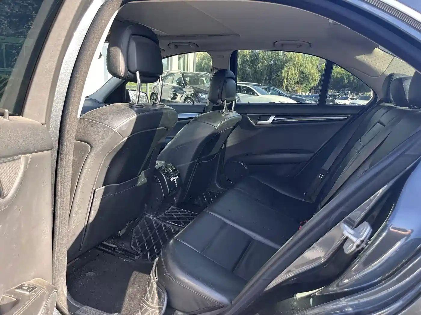 Photo 4 - Mercedes-Benz C-Class