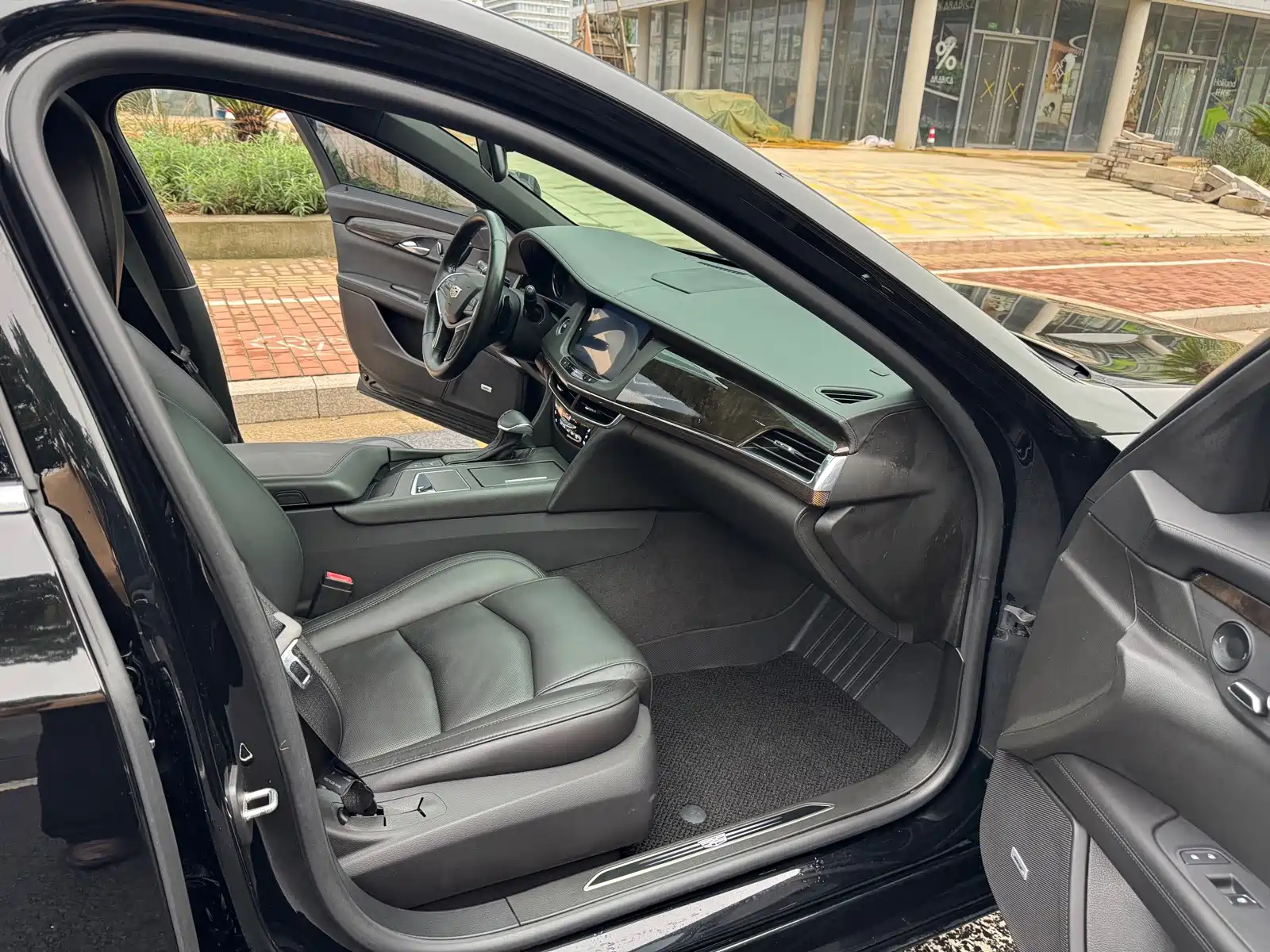 Фото 12 - Cadillac CT6