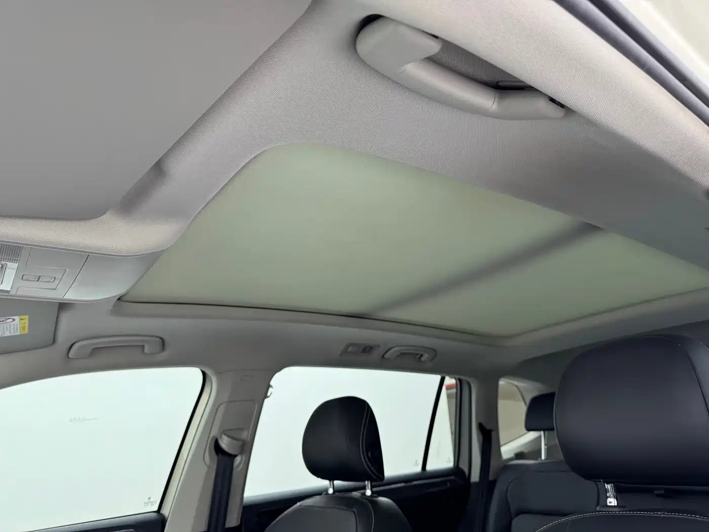 Volkswagen Tiguan L 2021 330TSI Automatic 2WD R-Line Premium фото 23